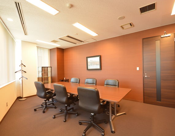 税理士法人漆山パートナーズ
